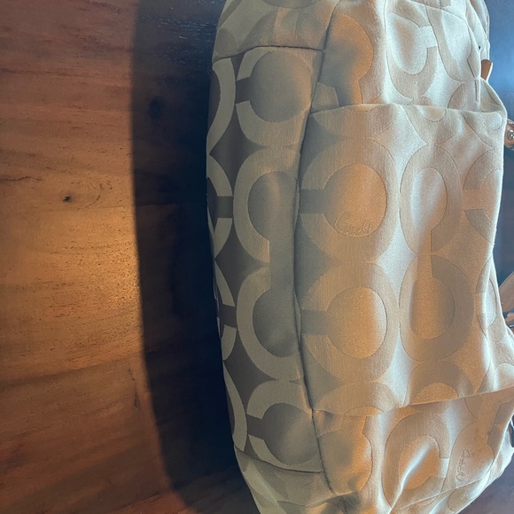 Coach Madison OP ART SATEEN MAGGIE SHOULDER BAG Beige Signature Shoulder Bag - Picture 4 of 6